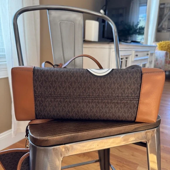 Michael Kors Eva Large Jet Set Girls Tote Bag~Matching Wallet~Beautiful - Picture 9 of 14